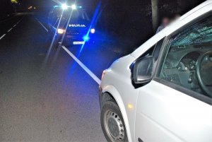 policjanci wykonują czynności na wypadku