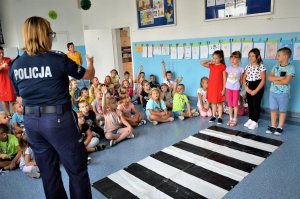 policjanci mówią o bezpieczeństwie drogowym