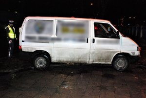 policjanci wykonują czynności na wypadku drogowym