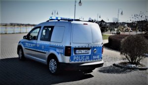 policjanci patrolują miasto