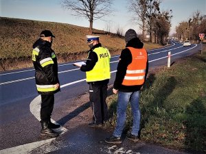 policjant w miejscu wypadku