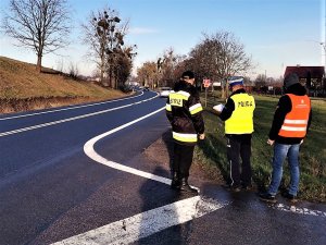 policjant w miejscu wypadku