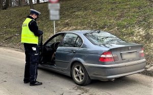 policjanci ruchu drogowego uczestniczą w działaniach