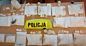 narkotyki zabezpieczone przez policjantów
