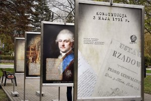 komendant ze starostą podczas rocznicy uchwalenia Konstytucji 3 Maja