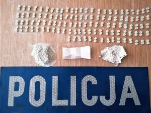 zabezpieczone przez policjantów narkotyki