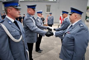 policjanci i pracownicy cywilni podczas obchodów Święta Policji