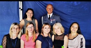 policjanci i pracownicy cywilni podczas obchodów Święta Policji