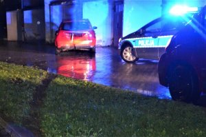 policjanci wykonują czynności na wypadku