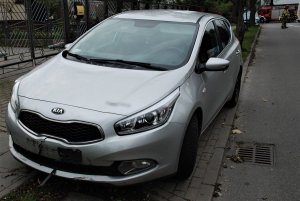 policjanci wykonują czynności na wypadku