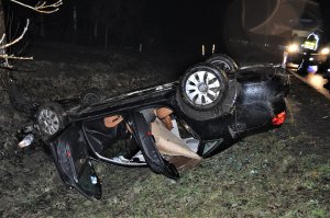 policjant obsługuje zdarzenie