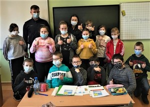 policjanci podczas spotkań z dziećmi