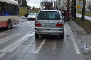policjanci wykonują czynności na wypadku