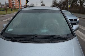 policjanci wykonują czynności na wypadku